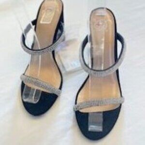 NWT Delicious Trona Heels